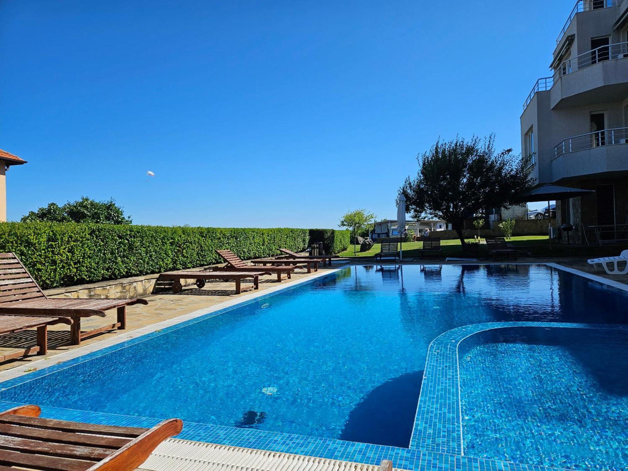 High In The Sky Apartments Sozopol Buitenkant foto