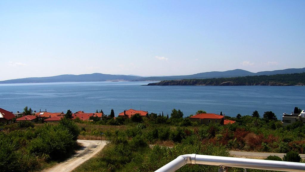 High In The Sky Apartments Sozopol Buitenkant foto